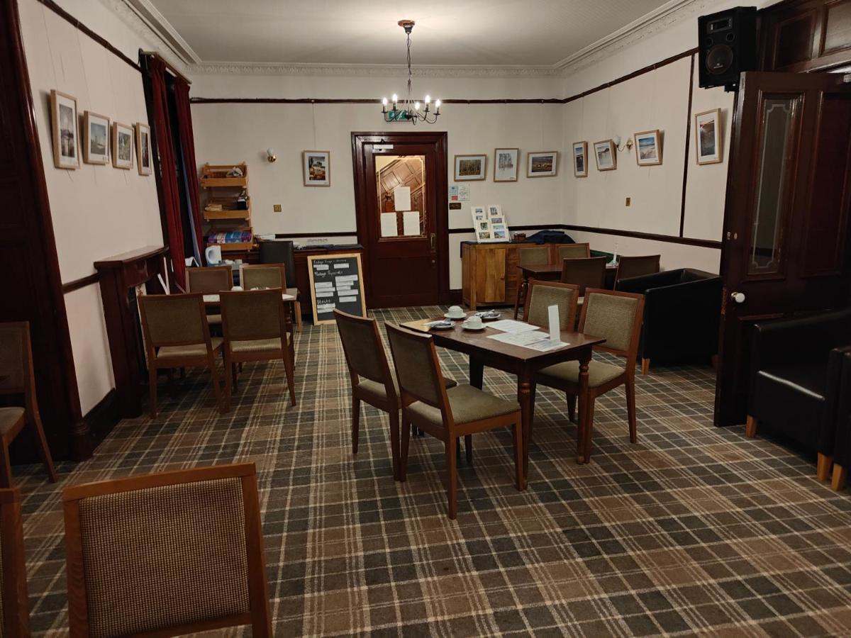 Richmond Arms Hotel Tomintoul Exterior foto